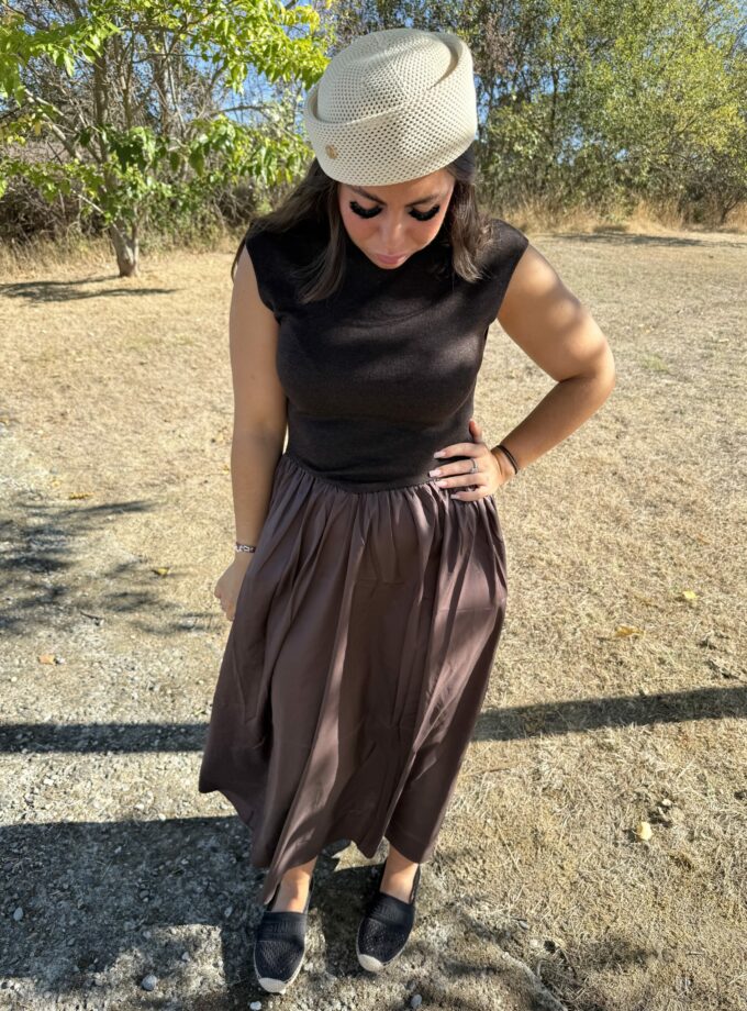 robe longue bicolore zenoya-paris avec haut moulant noir et jupe ample marron à paris