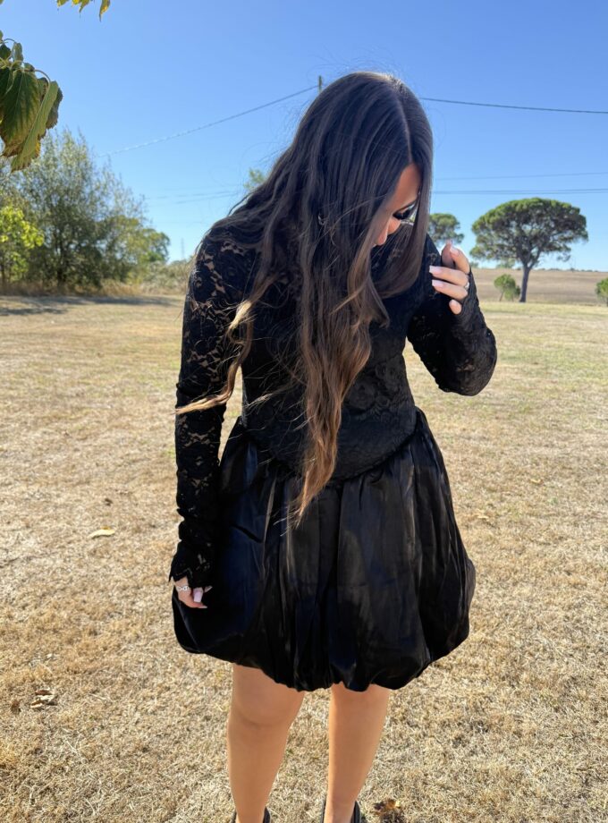 robe courte noire zenoya-paris, haut dentelle et jupe bulle à paris